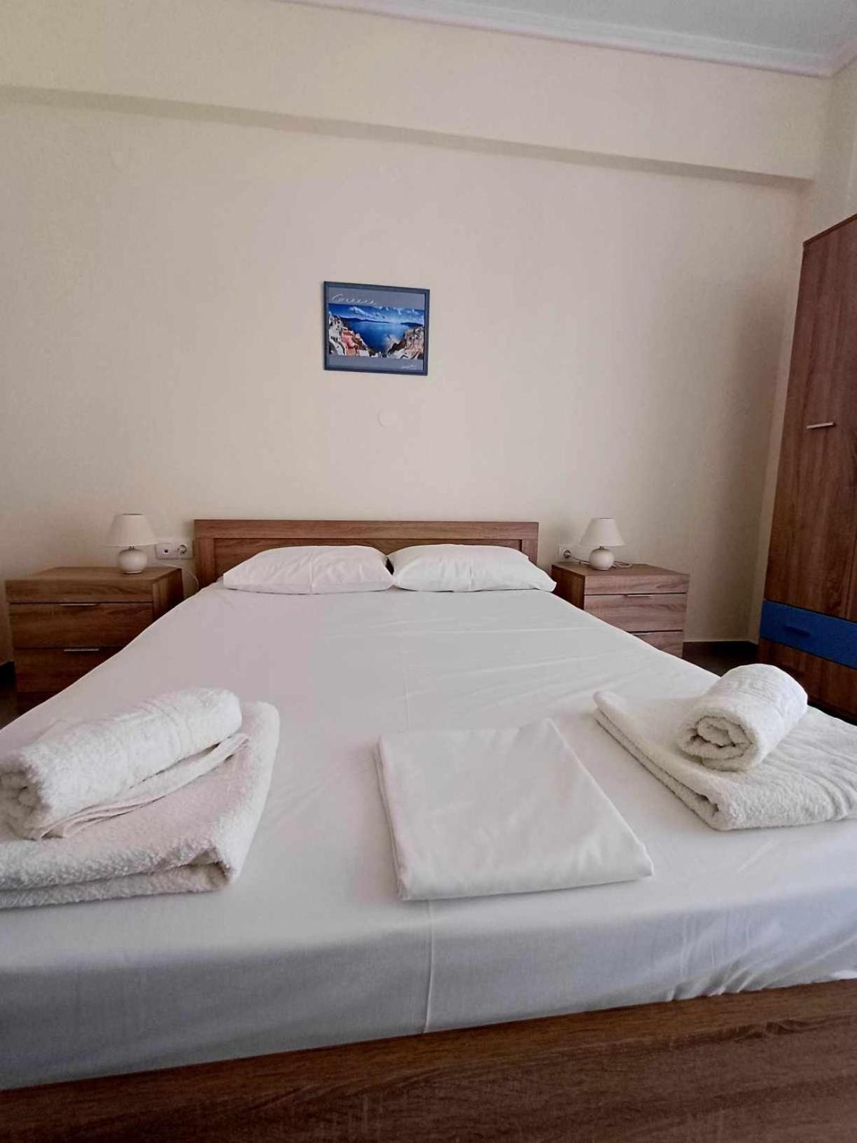 Manos Luxury Apartment *