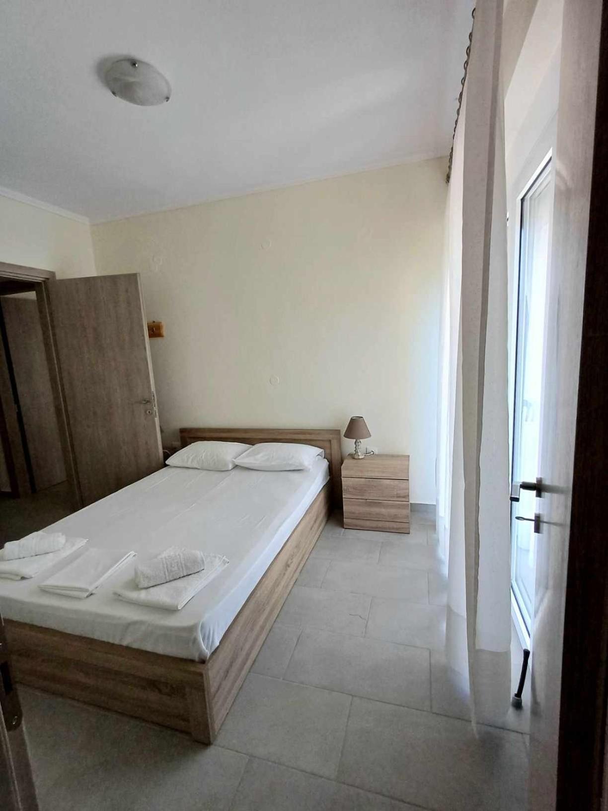 Manos Luxury Apartment *